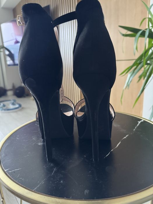 Sandale Mei-Mei, noi