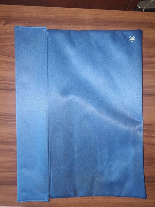 Vând husă pentru laptop