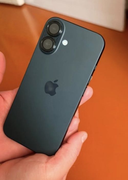 Iphone 16 black