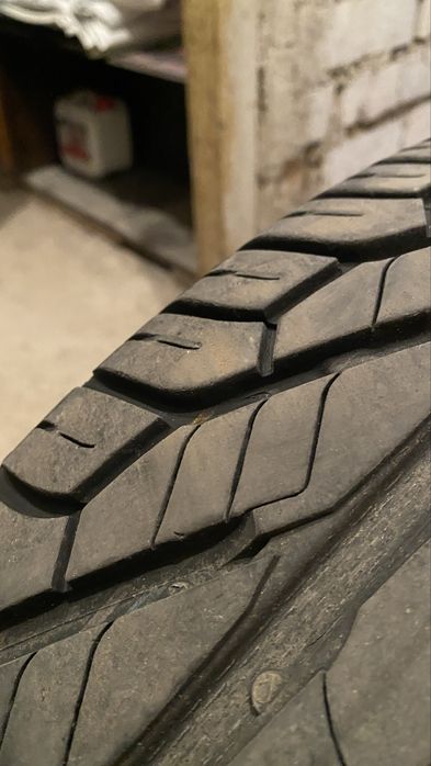 Vand 4 anvelope de vara Uniroyal, 195/65/R15, in stare foarte buna