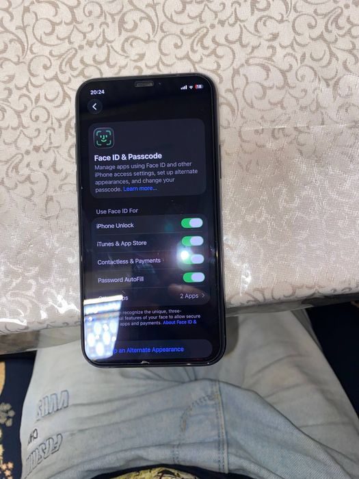 Iphone 11 pro.      .