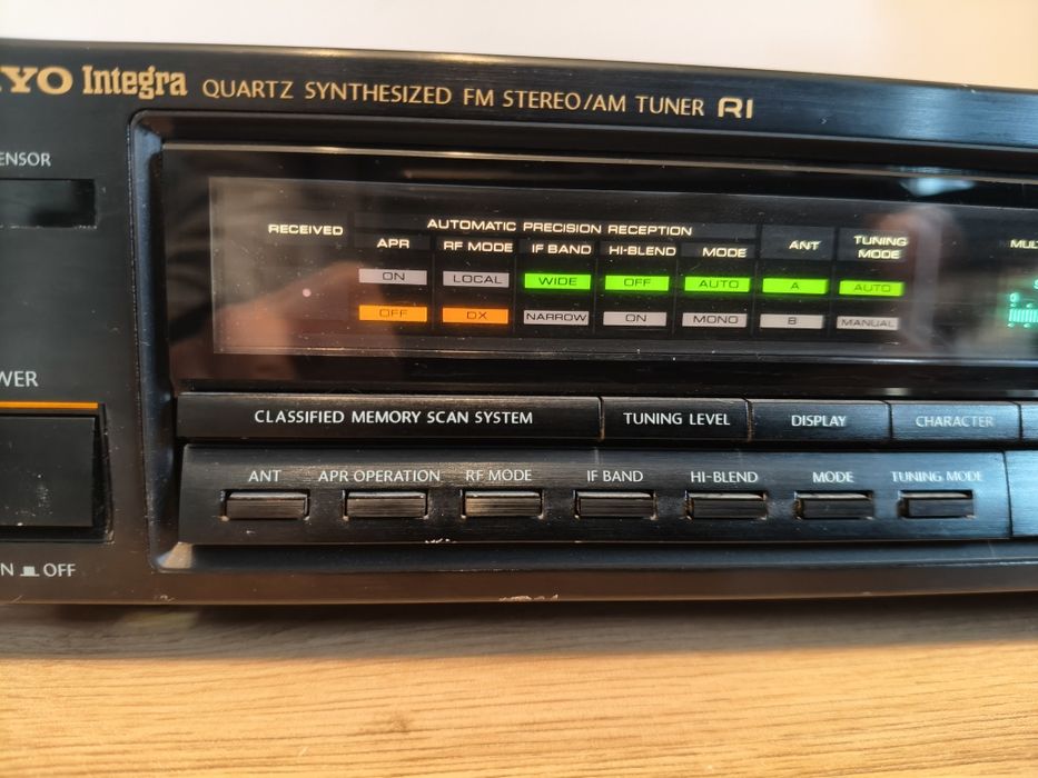 Tuner Onkyo T-4670