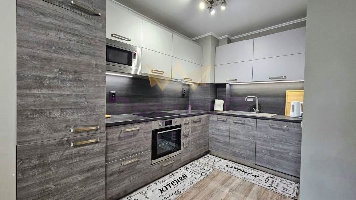 Дава се под наем Двустаен апартамент в Варна, Бриз - 74 кв.м за 765 € - Снимка #1