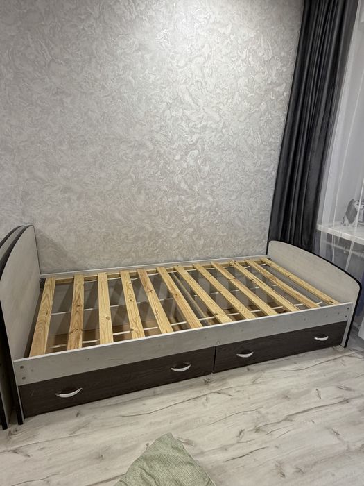 Продам 2 шт кровати