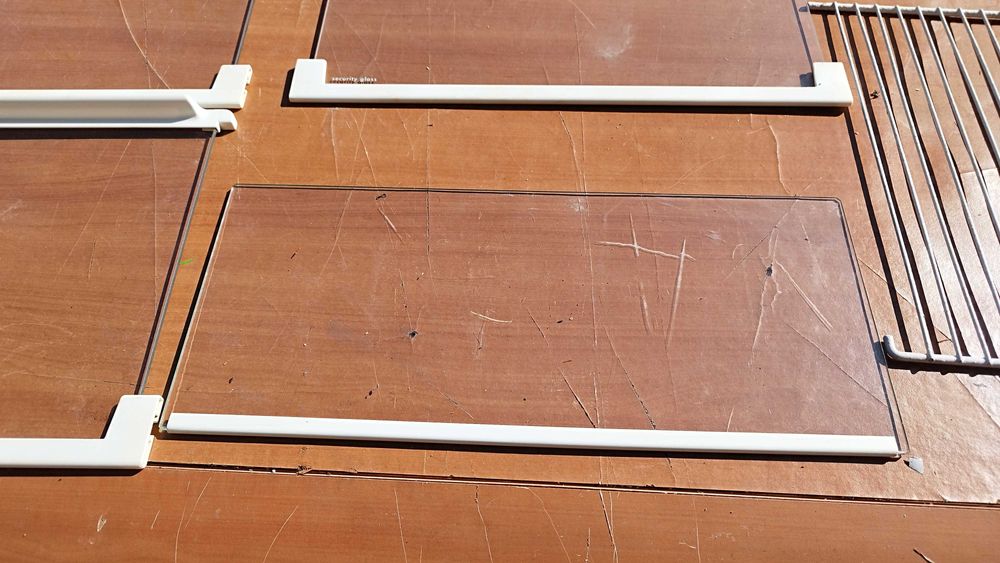 Стъклени рафтове за хладилник 2+1бр 47,5 /30,5см safety glass и решетка