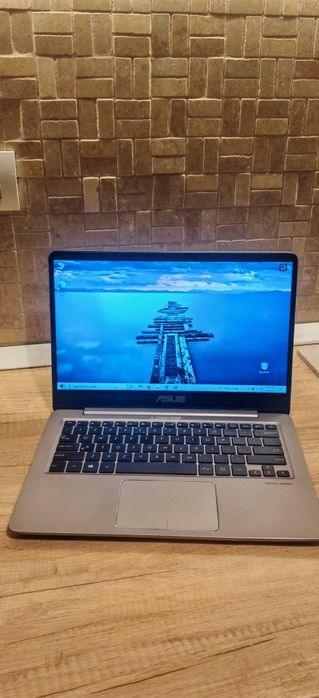 Laptop ASUS ZenBook i5 / 8GB RAM / SSD 256GB – subțire și rapid