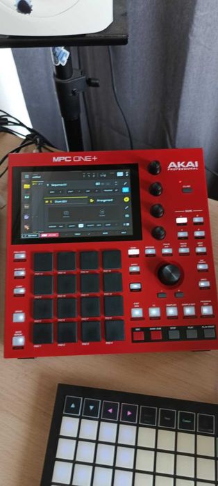 Семплер Akai MPC One +  , 128 gb sd карта
