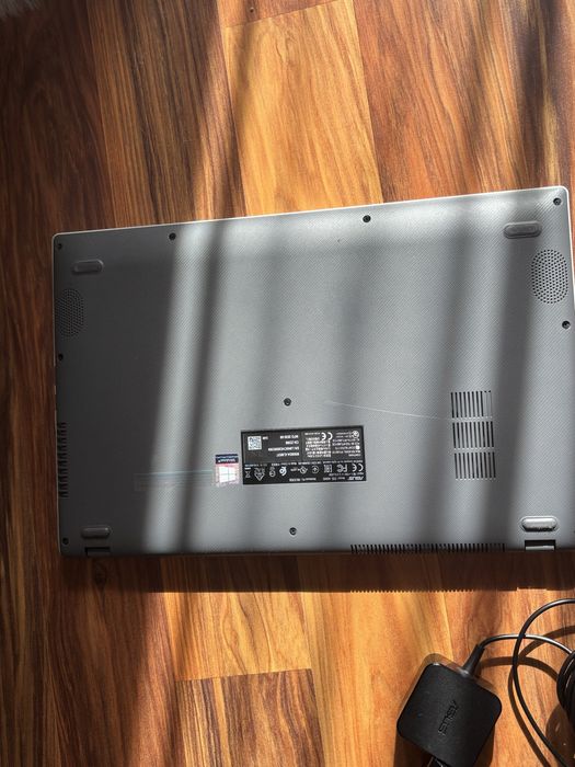 Лаптоп ASUS 15.6" Ryzen 5 16GB RAM  512GB SSD