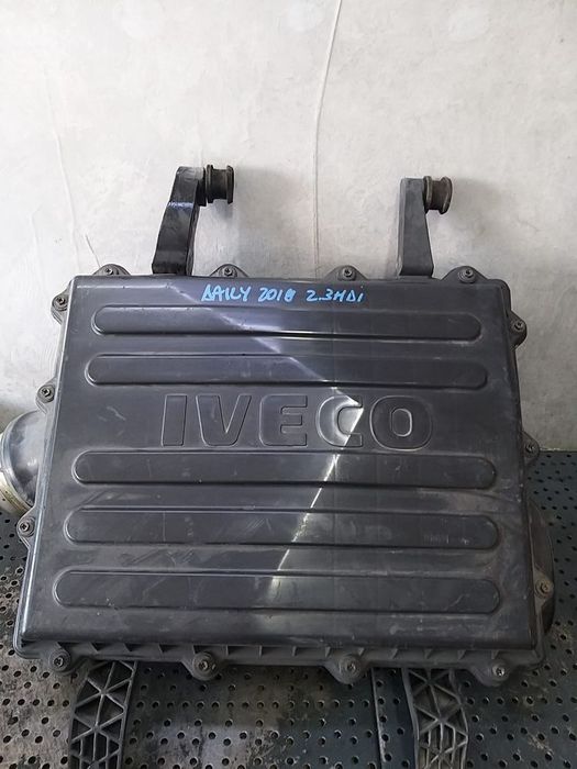 Carcasa filtru aer 2.3 hdi iveco daily 2019 5801353825 5801353826