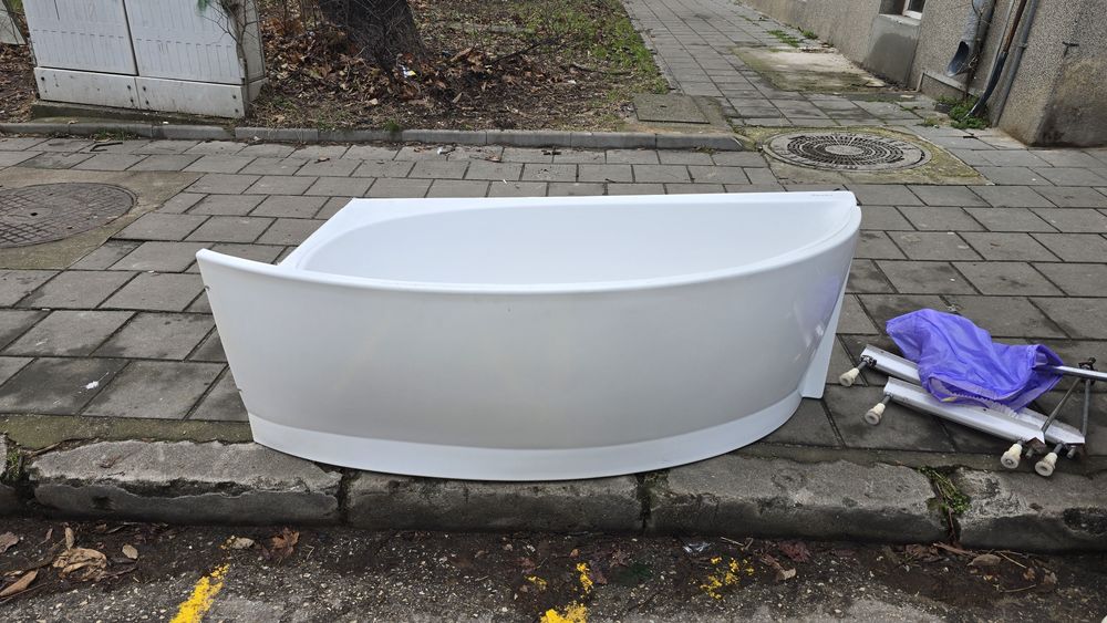 Ъглова вана  бяла втора употреба