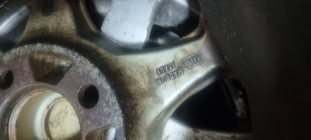 anvelope iarna 185/60/14 cu jenti aluminiu  vw golf 4