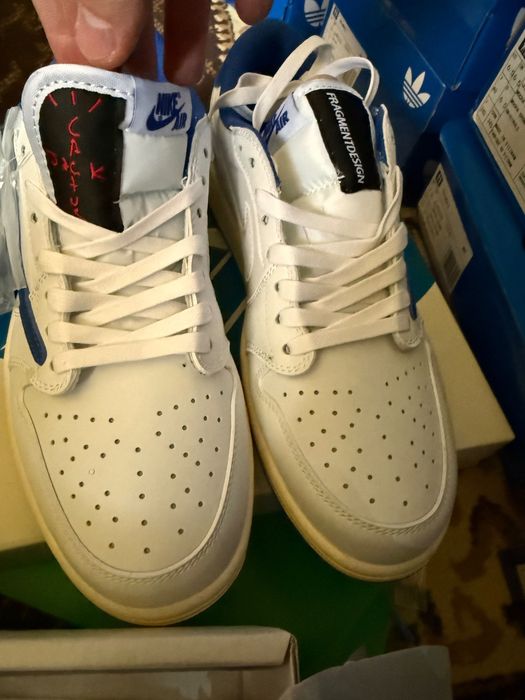 Jordan 1 Travis Scott mărimea 41 si 42