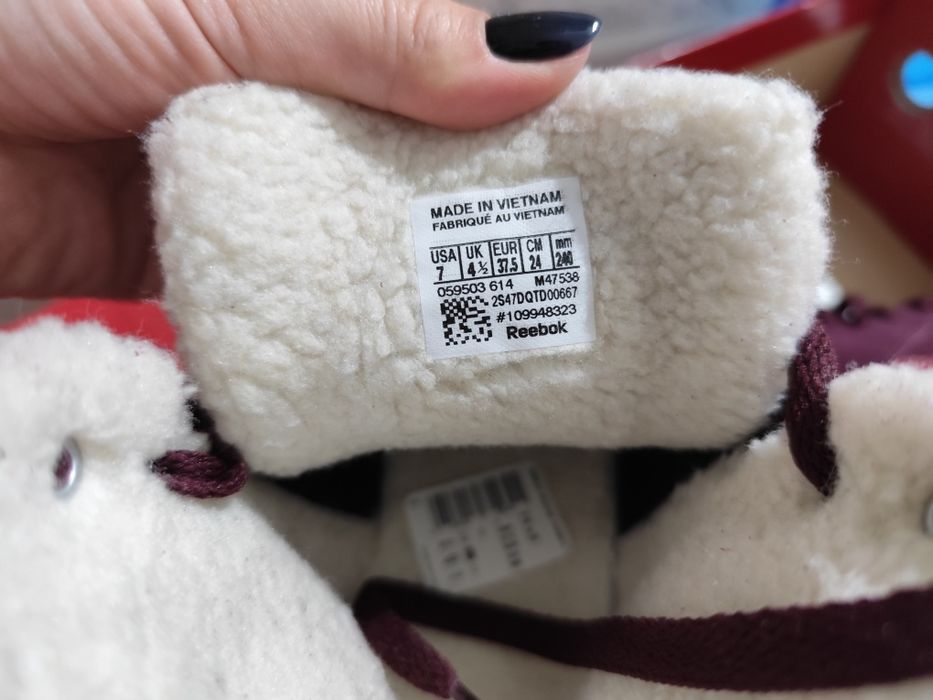 Продам новую обувь Reebok