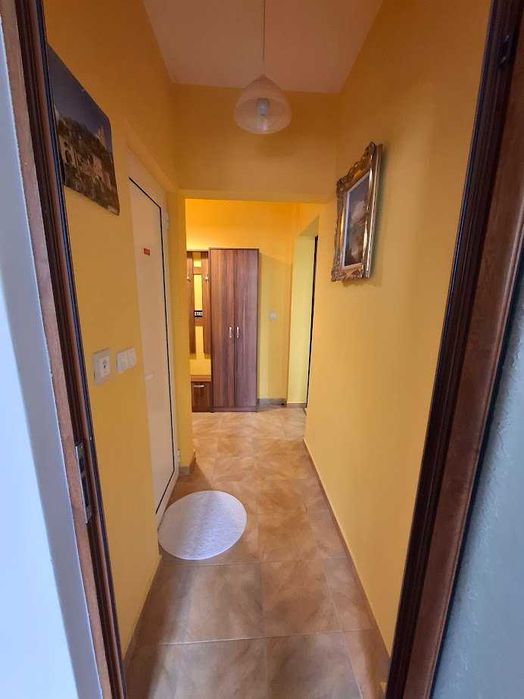 3ст гр.Русе,пл.Свобода,ет.2,550€/м