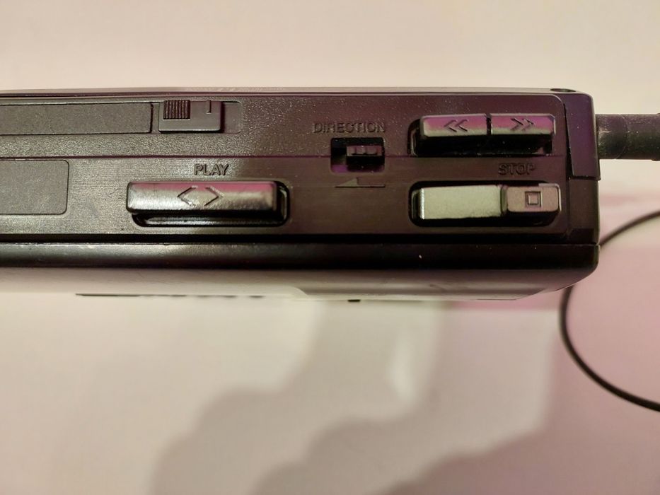 Walkman Aiwa, auto reverse, tuning digital FM/AM. Stare foarte bună.