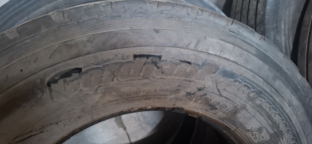 Продам шины от грузового авто