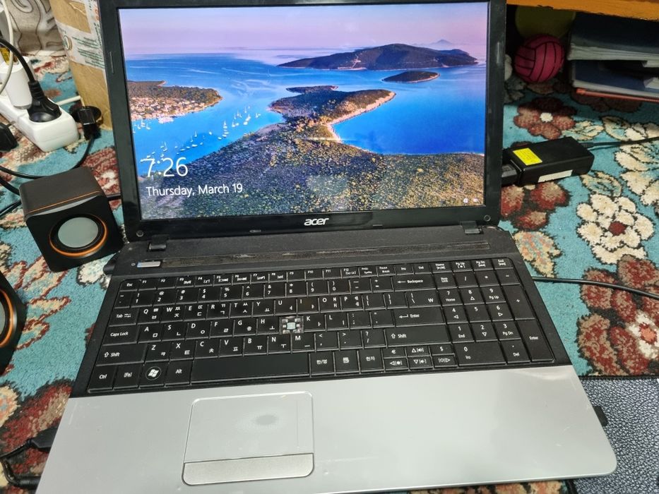 Buxoroda Acer Noutbooki tez va arzon narxda sotilad.i