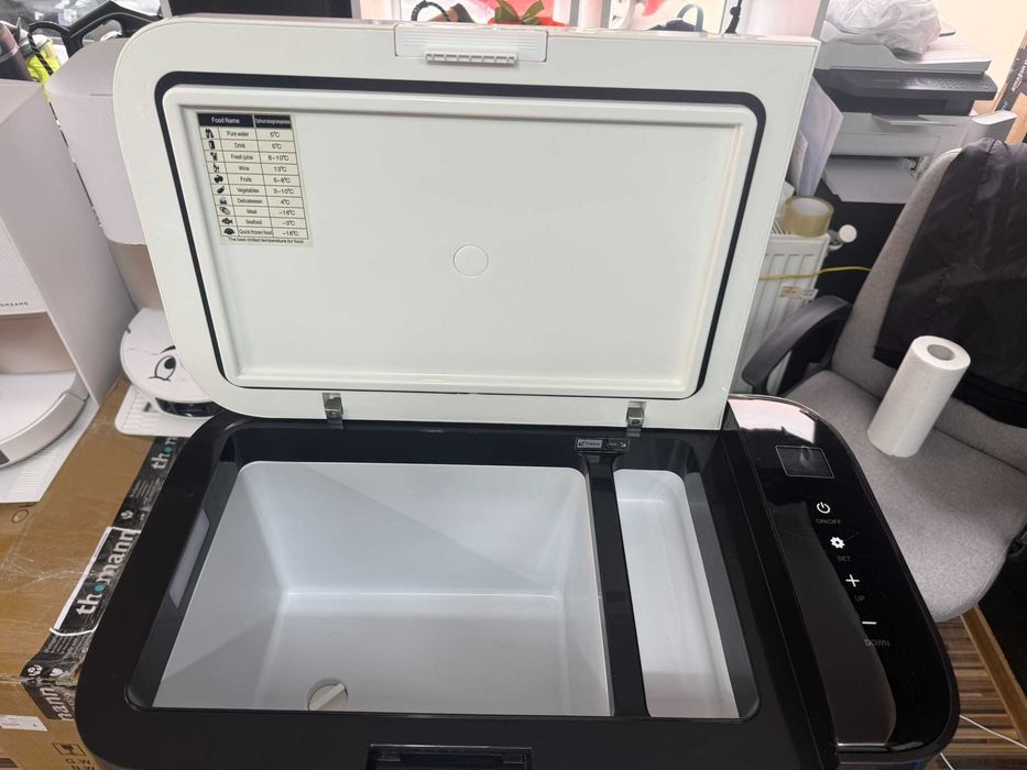 Frigider auto 20 L 12V/24V/220V GARANTIE 12 luni