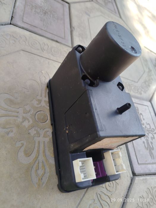 Компрессор центральныи замка