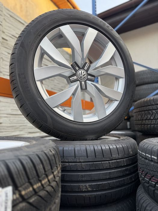 Roti Jante Aliaj 20 Montero Original Vw Touareg 3 CR Cu Anvelope Pirelli 285/45/20 Ca Noi