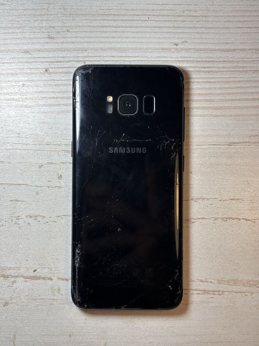 Самсунг с 8 сатылады !