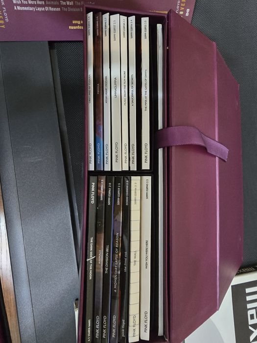 Предлагается комплект CD дисков " Pink Floyd" DISCOVERI BOX.