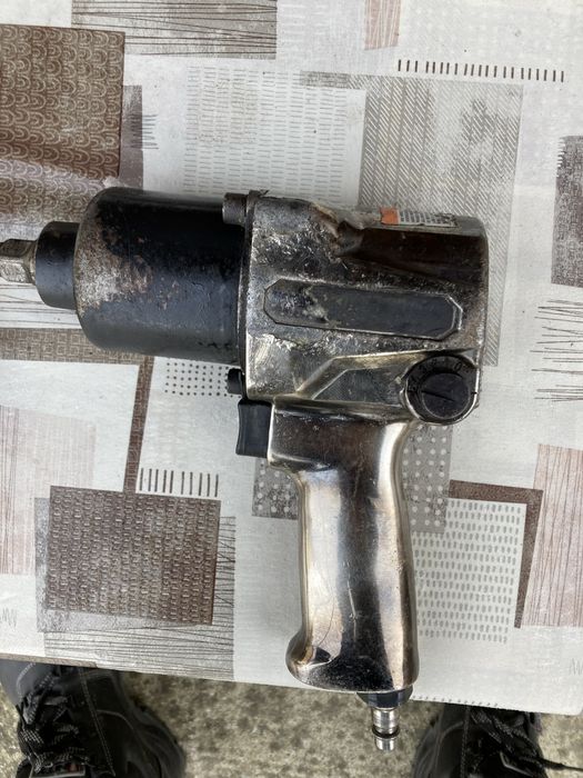 Ударни гаековерти 1/2