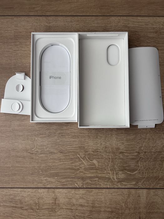 Cutie originală iPhone 16 Black