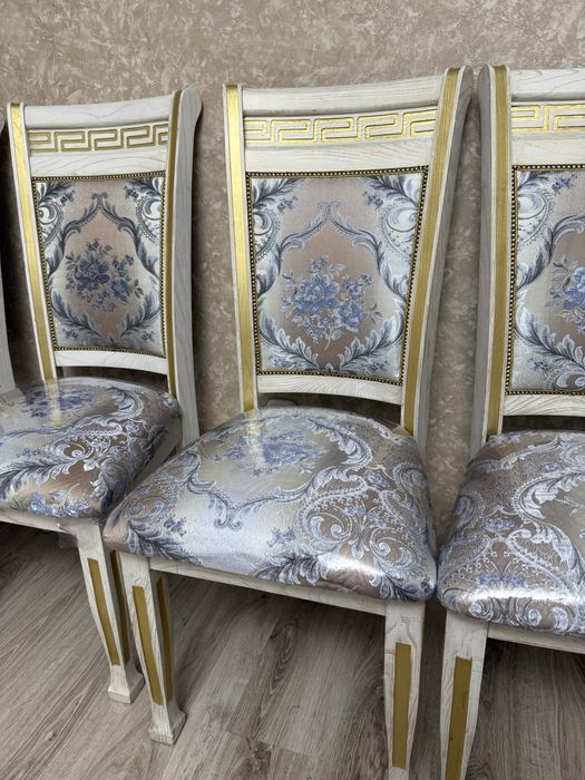 Продам стулья для зала