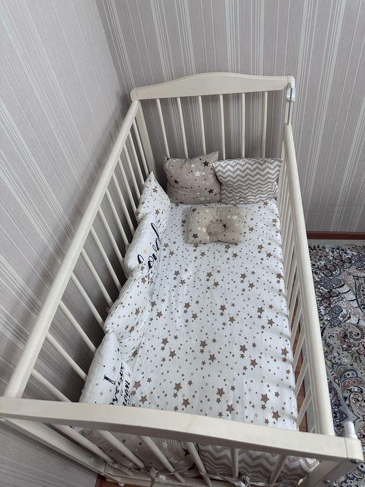 Манеж детский с матрасом и наматрасником