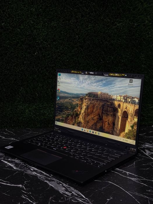 Kuchli Noutbuk Lenovo ThinkPad X1 Carbon