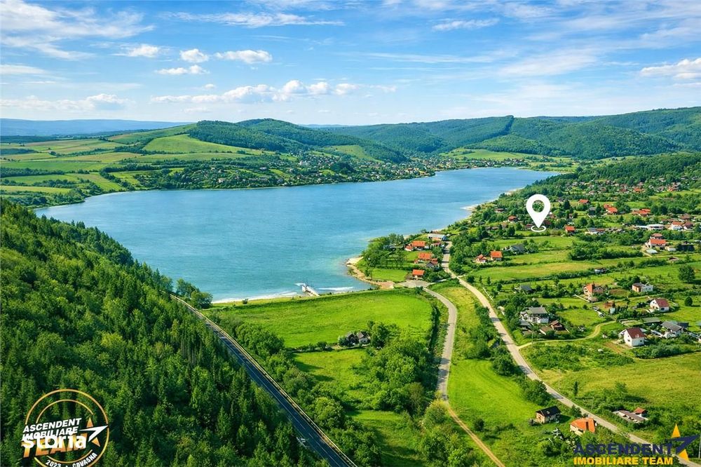 FILM!Terenuri intravilane,3 parcele, remarcabil areal,lacul Padureni,M