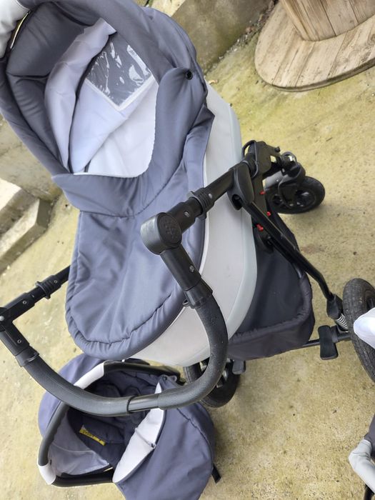 Vând cărucior 3 în 1