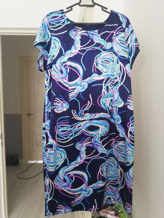 Платья для женщин