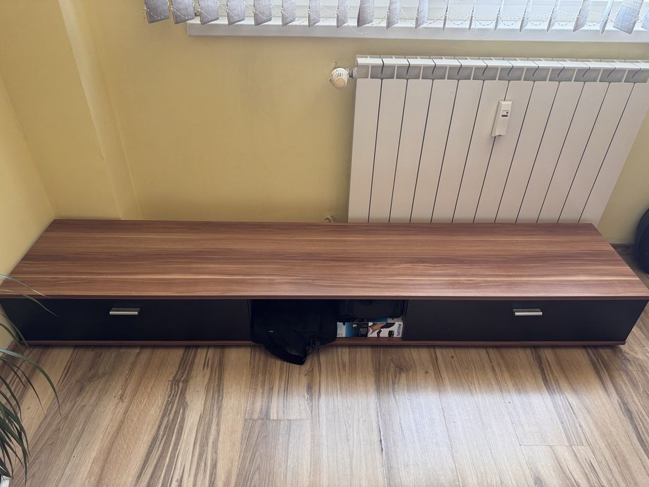 Шкаф за телевизор