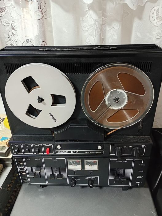 Magnetofon  Tesla b115
