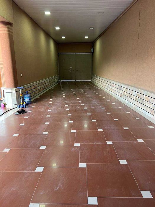 Продается большой дом 10 сот 12 ком в городе не далеко от метро