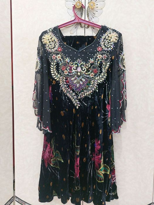 Куйлак сотилади. Платье