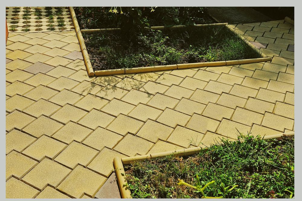 Pavaj, pavele, pavaje, borduri pentru Gradina. Montaj pavaj