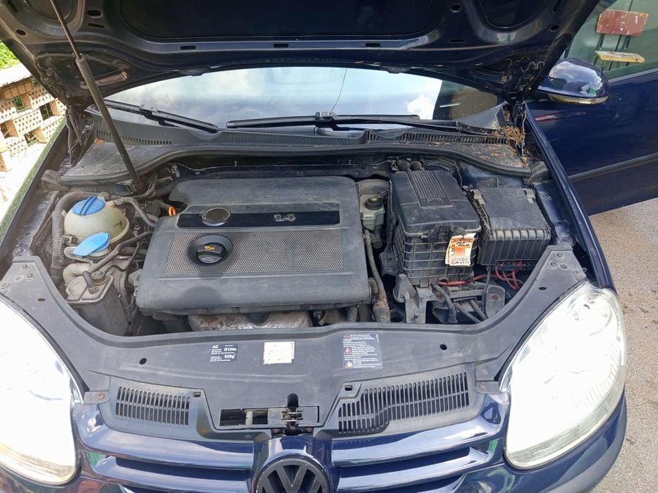 Продавам golf 5 1.4 75кс.