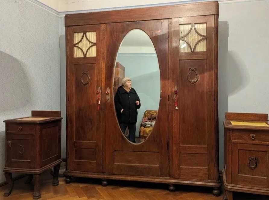 Sifonier/dulap Art Deco interbelic 1930–1940 lemn masiv cristal unicat