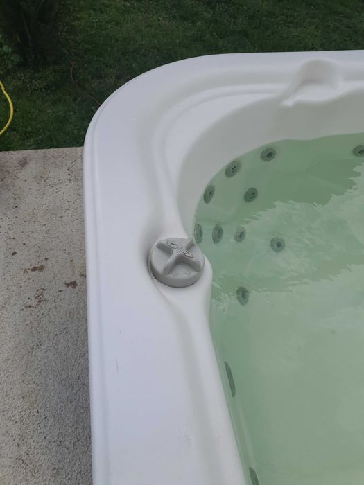 Jacuzzi exterior