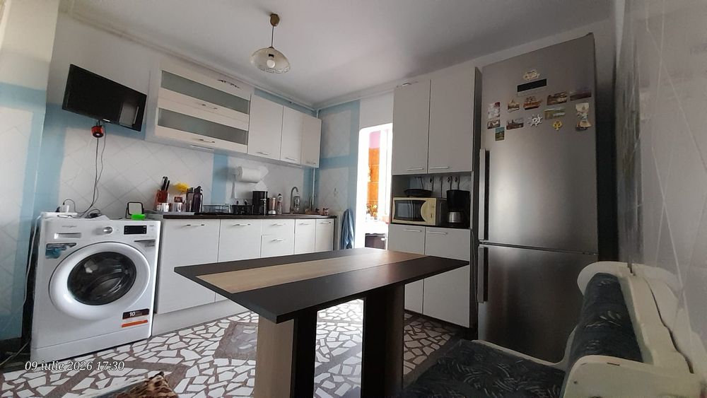 Vând apartament 2 camere Str Fabricii de Zahar
