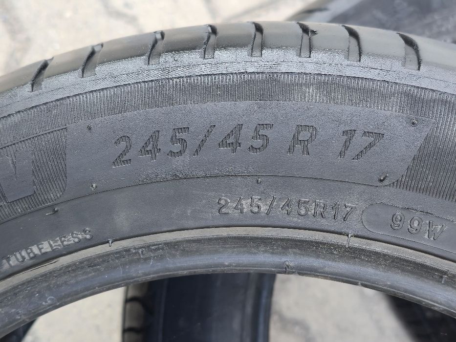 245 45 17 Michelin 2 бр.