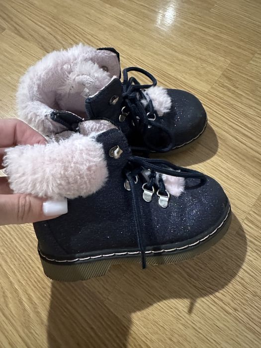 Ghete imblanite, nr 24, impecabile