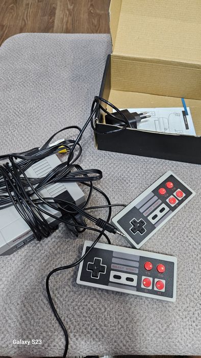 Продам игровую  приставку