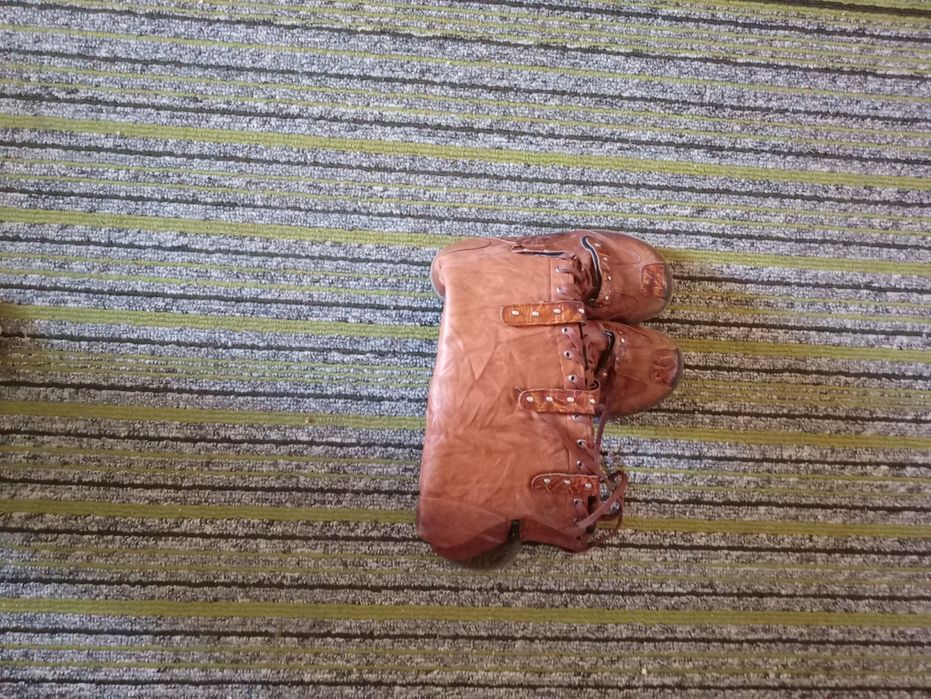 Продаю женские сапоги