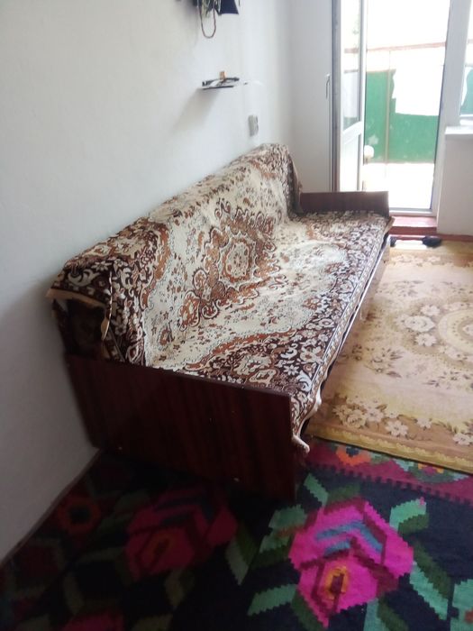 Продаю диван срочно