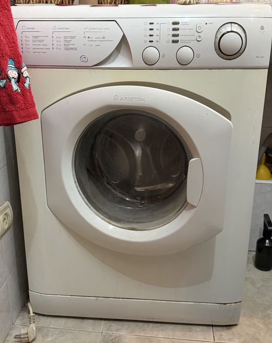 Стиральная машина Ariston AVL100