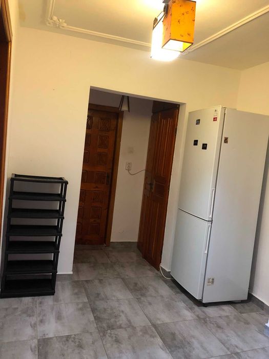 Inchiriez apartament 2 camere,Rovine